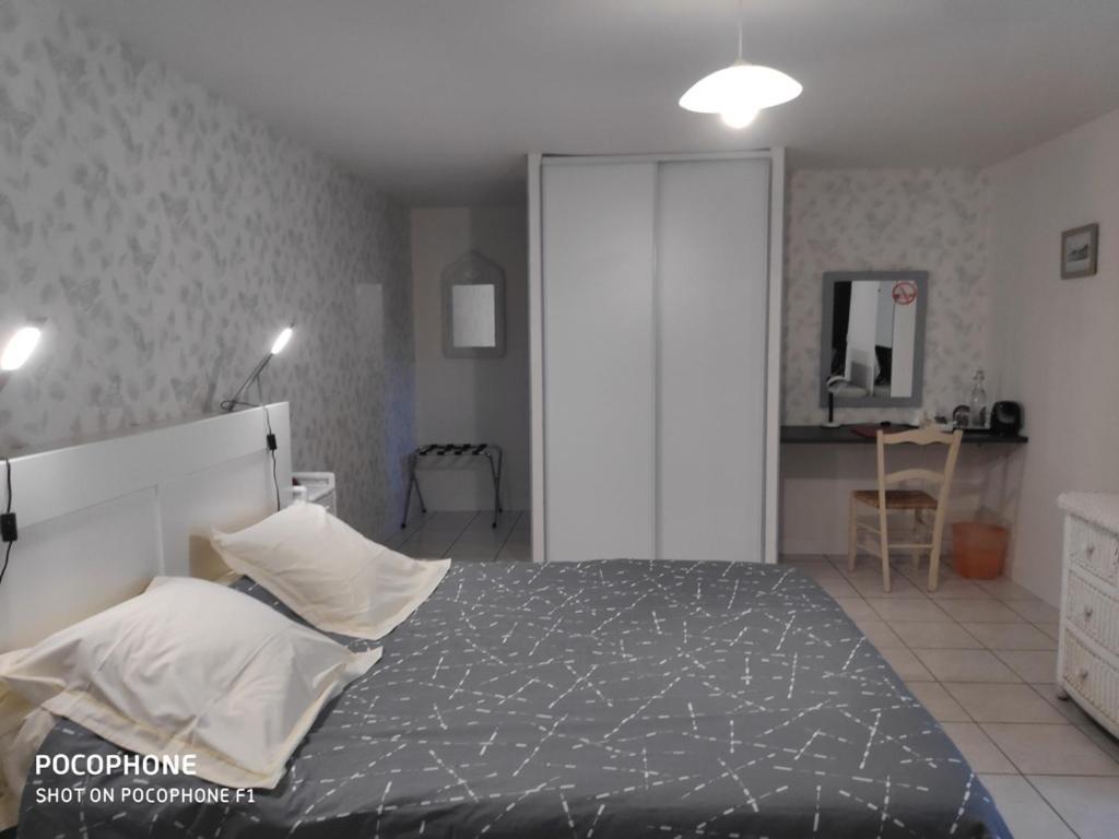 Logis De Chezelles Bed & Breakfast Sidiailles ภายนอก รูปภาพ