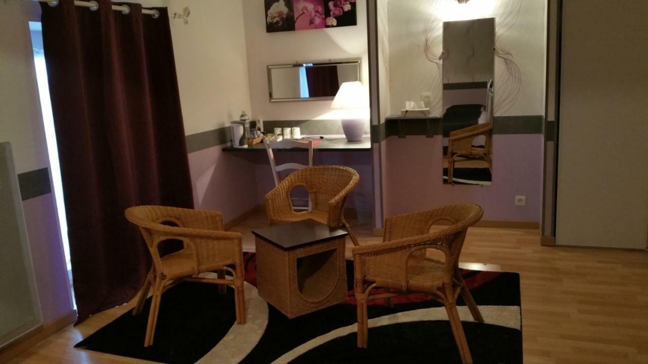 Logis De Chezelles Bed & Breakfast Sidiailles ภายนอก รูปภาพ